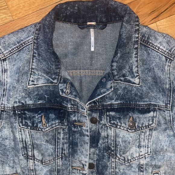 NWOT Free People Stonewashed denim jacket. Women’s Medium. PRICE FIRM - Picture 2 of 12